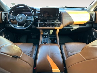 2023 Nissan Pathfinder Platinum