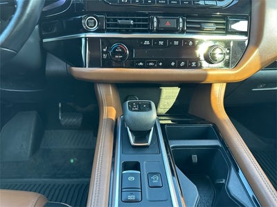 2023 Nissan Pathfinder Platinum