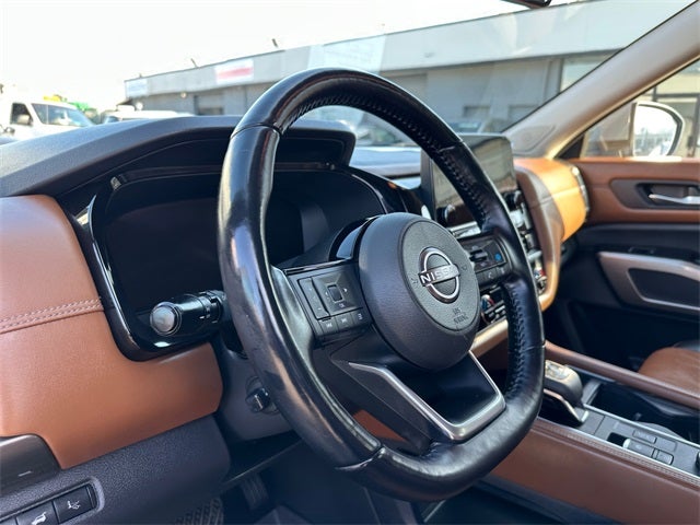 2023 Nissan Pathfinder Platinum