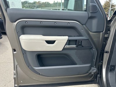 2024 Land Rover Defender 110 X-Dynamic SE
