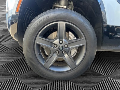 2023 Land Rover Defender 130 X-Dynamic SE