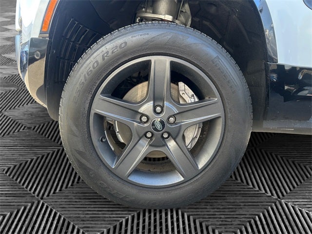 2023 Land Rover Defender 130 X-Dynamic SE