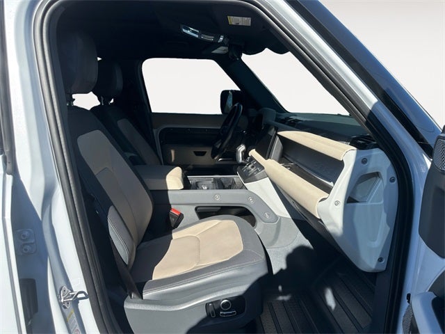 2023 Land Rover Defender 130 X-Dynamic SE