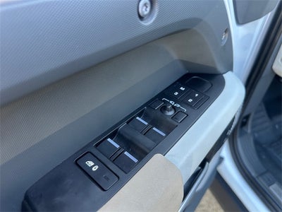 2023 Land Rover Defender 130 X-Dynamic SE