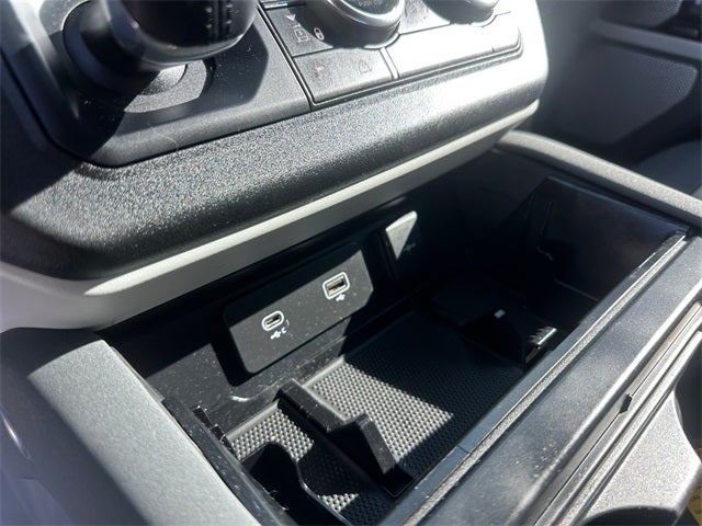 2023 Land Rover Defender 130 X-Dynamic SE