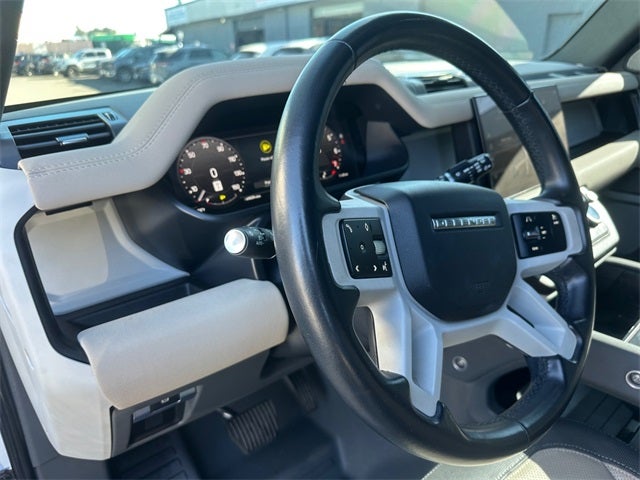 2023 Land Rover Defender 130 X-Dynamic SE