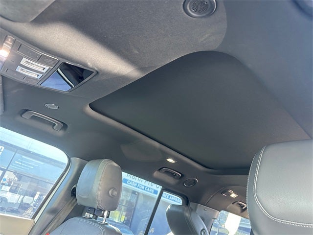 2023 Land Rover Defender 130 X-Dynamic SE