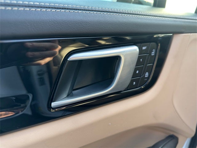 2022 Porsche Cayenne Base