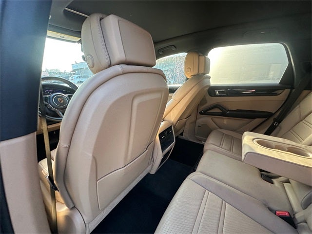 2022 Porsche Cayenne Base