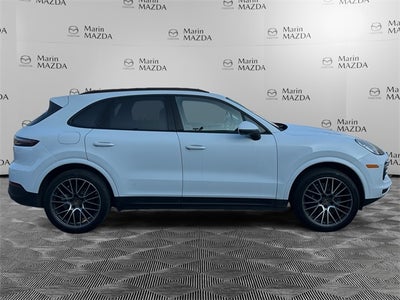 2022 Porsche Cayenne Base
