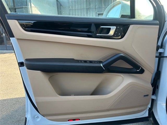 2022 Porsche Cayenne Base