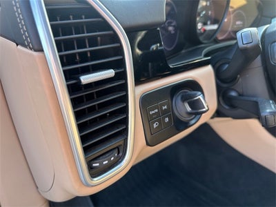 2022 Porsche Cayenne Base