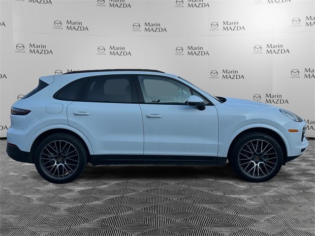 2022 Porsche Cayenne Base