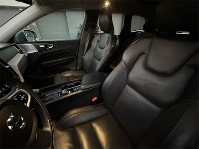 2021 Volvo XC60 T6 Inscription