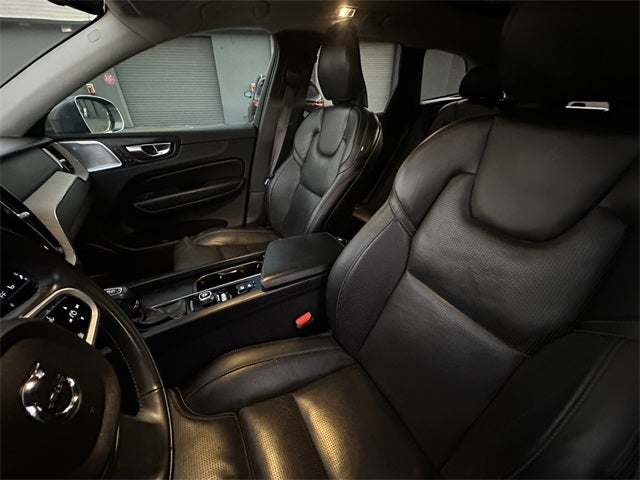 2021 Volvo XC60 T6 Inscription