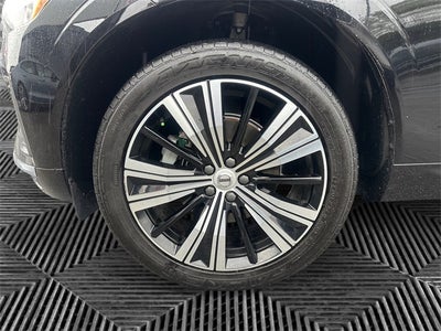 2022 Volvo XC60 B5 Inscription