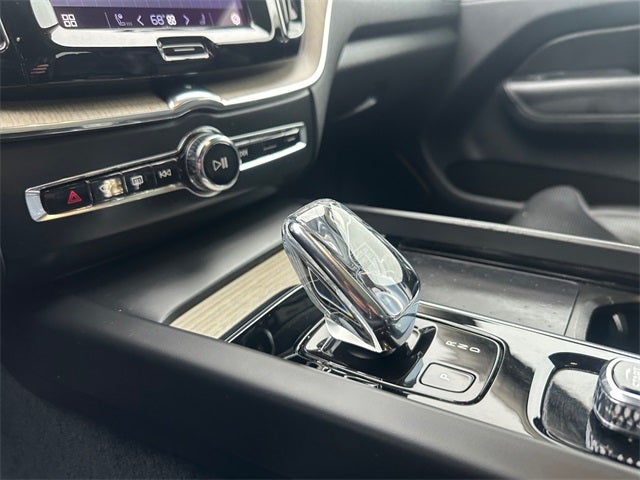 2022 Volvo XC60 B5 Inscription