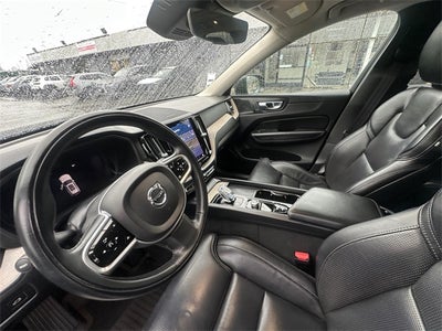 2022 Volvo XC60 B5 Inscription