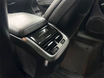 2022 Volvo XC60 B5 Inscription