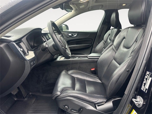 2022 Volvo XC60 B5 Inscription