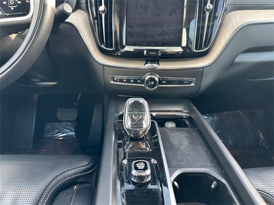 2022 Volvo XC60 B5 Inscription