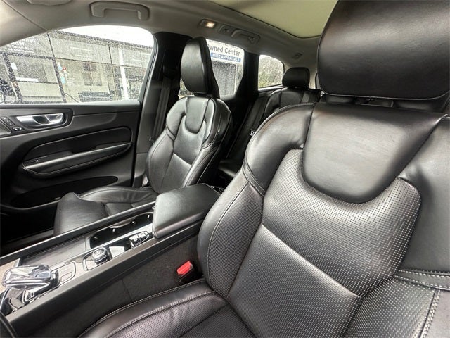 2022 Volvo XC60 B5 Inscription