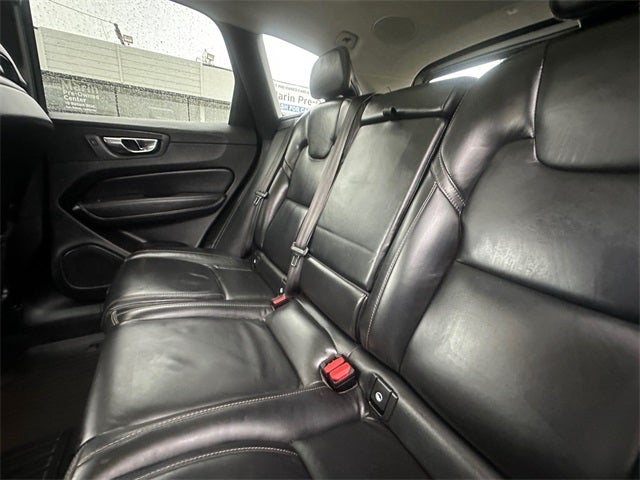 2022 Volvo XC60 B5 Inscription