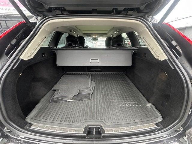 2022 Volvo XC60 B5 Inscription