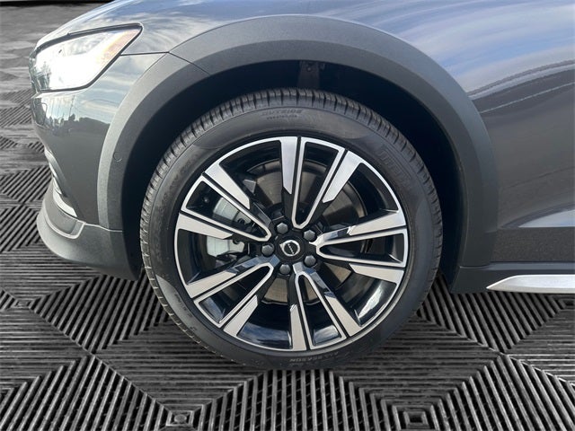 2025 Volvo V60 Cross Country B5 Ultra