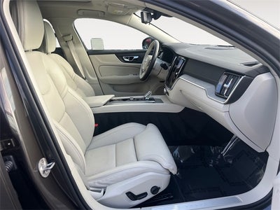 2025 Volvo V60 Cross Country B5 Ultra