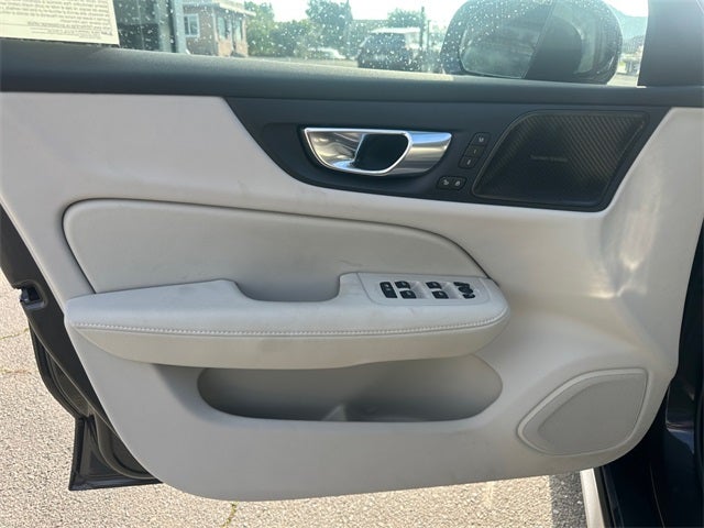 2025 Volvo V60 Cross Country B5 Ultra