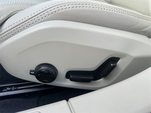 2025 Volvo V60 Cross Country B5 Ultra