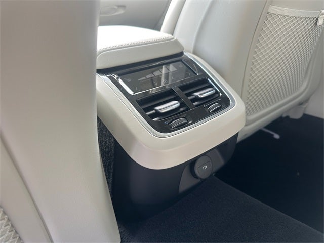 2025 Volvo V60 Cross Country B5 Ultra