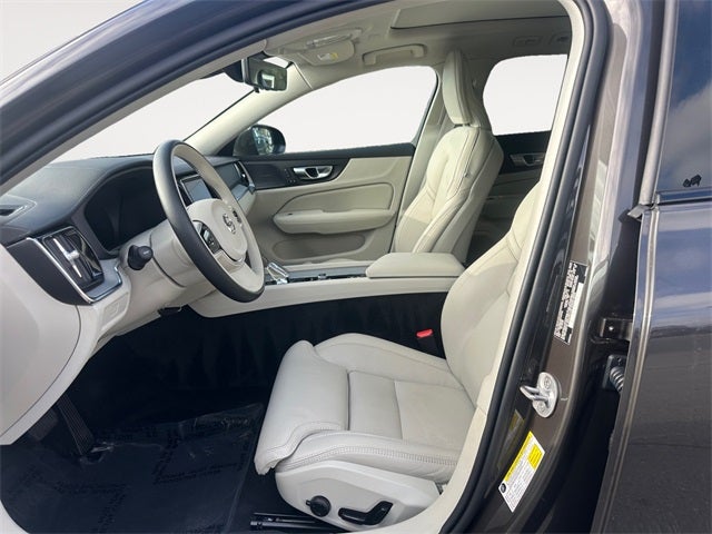 2025 Volvo V60 Cross Country B5 Ultra