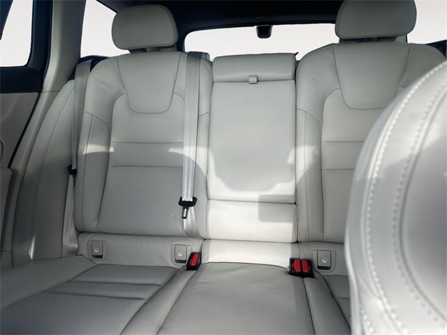2025 Volvo V60 Cross Country B5 Ultra