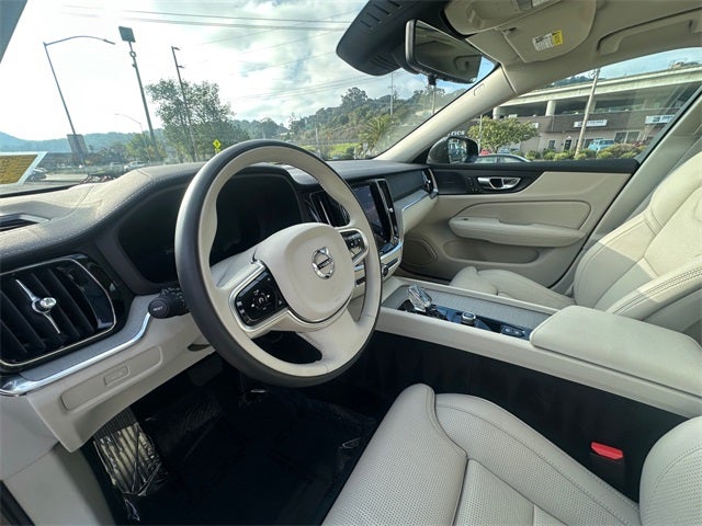 2025 Volvo V60 Cross Country B5 Ultra