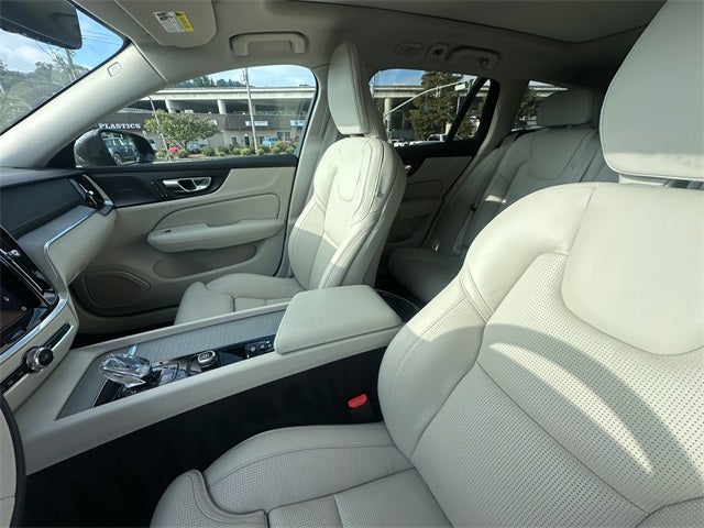 2025 Volvo V60 Cross Country B5 Ultra