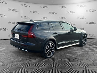 2025 Volvo V60 Cross Country B5 Ultra
