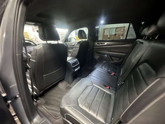 2024 Volkswagen Atlas Cross Sport 2.0T SEL R-Line