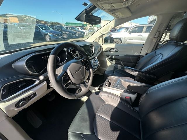 2024 Chrysler Pacifica Hybrid Select