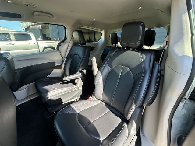 2024 Chrysler Pacifica Hybrid Select