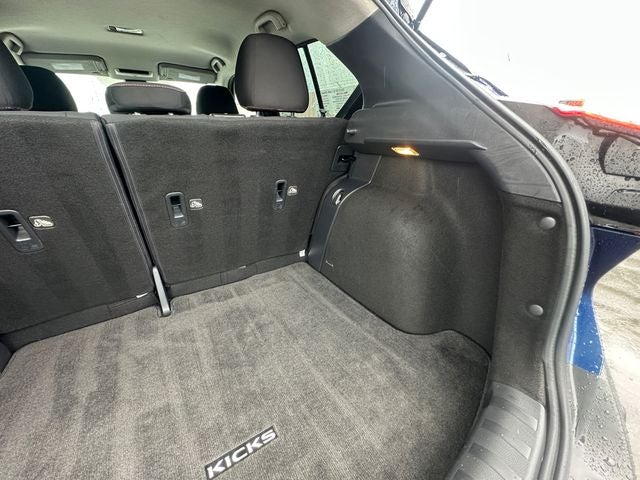 2020 Nissan Kicks SR