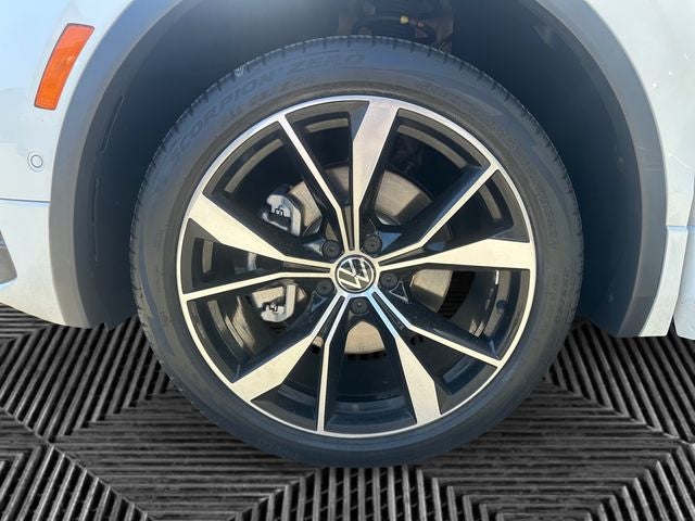 2023 Volkswagen Tiguan 2.0T SEL R-Line