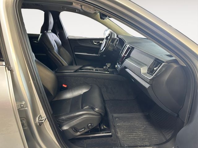 2019 Volvo XC60 T6 Momentum