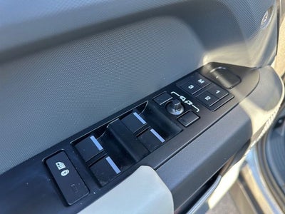 2024 Land Rover Defender 110 X-Dynamic SE