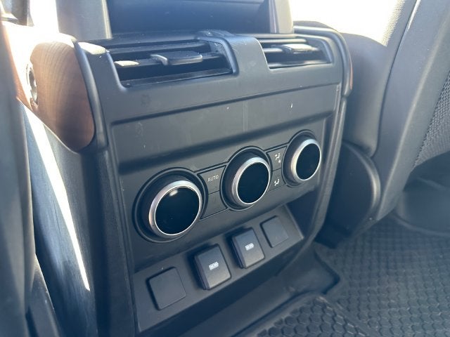 2023 Land Rover Defender 110 X-Dynamic SE