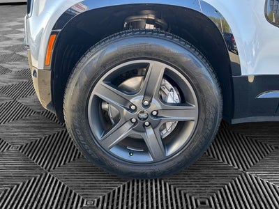 2023 Land Rover Defender 130 X-Dynamic SE