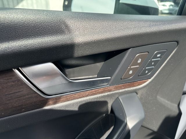 2024 Audi Q5 45 S line Premium quattro