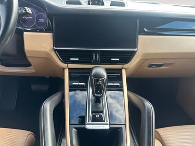 2022 Porsche Cayenne Base