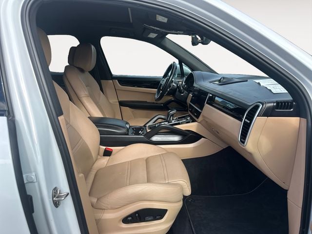 2022 Porsche Cayenne Base